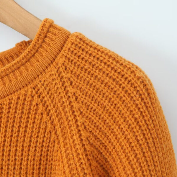 Simple soft and loose fitting pullover knitted sweater