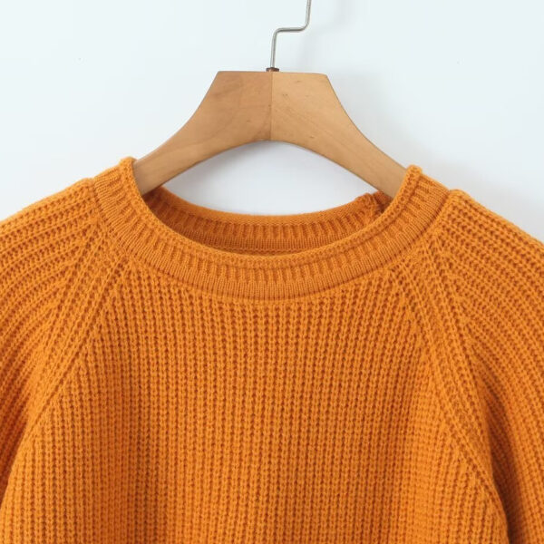 Simple soft and loose fitting pullover knitted sweater