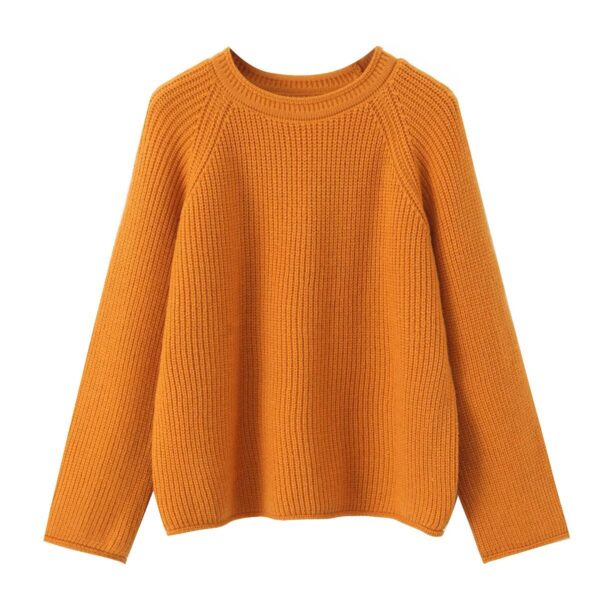Simple soft and loose fitting pullover knitted sweater
